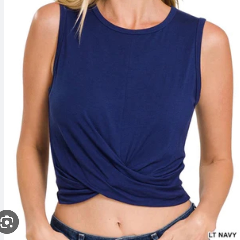 Navy alo tank super super cute